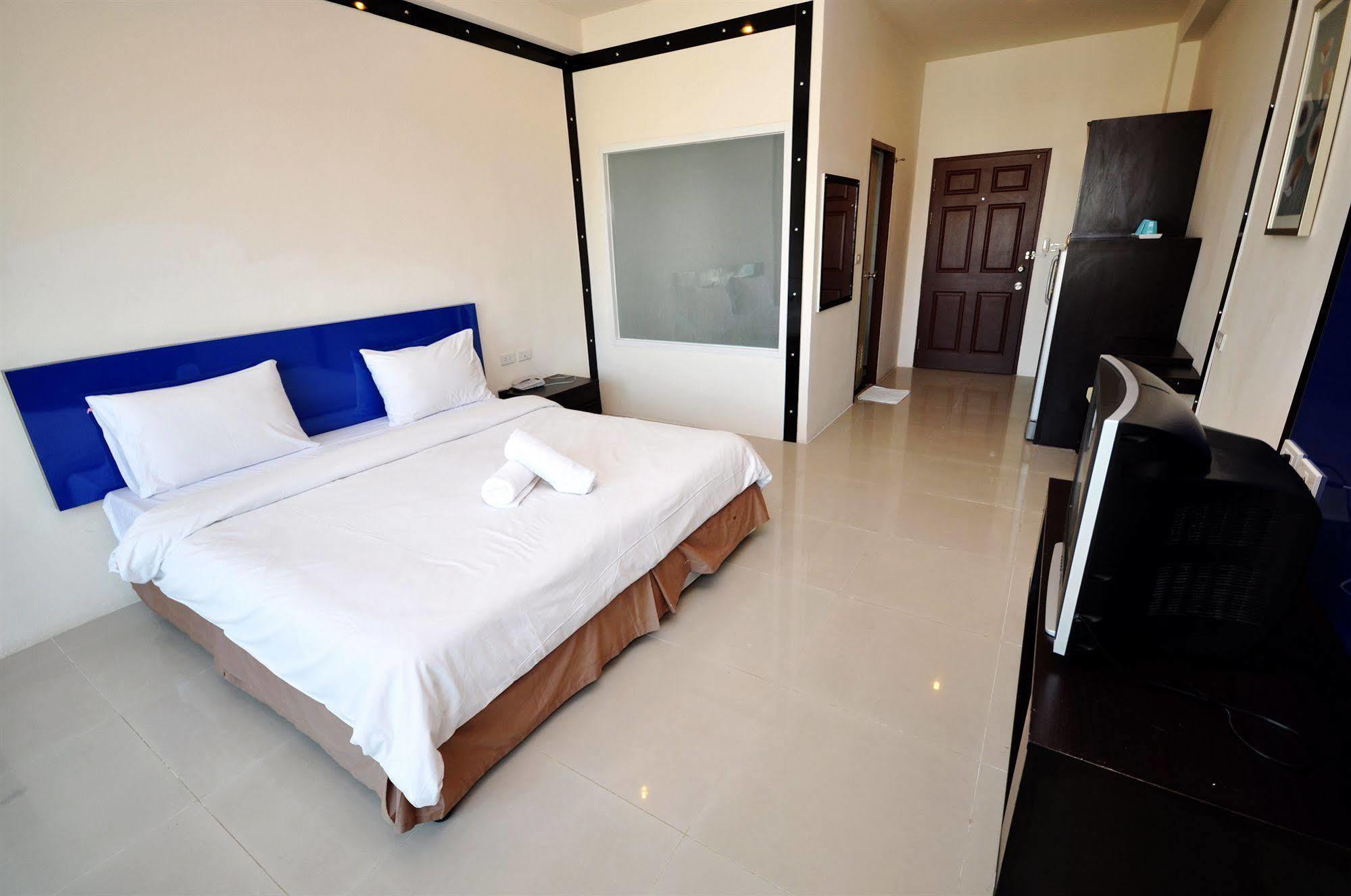 Oyo 792 Omsaga Phuket Hotel Exterior foto
