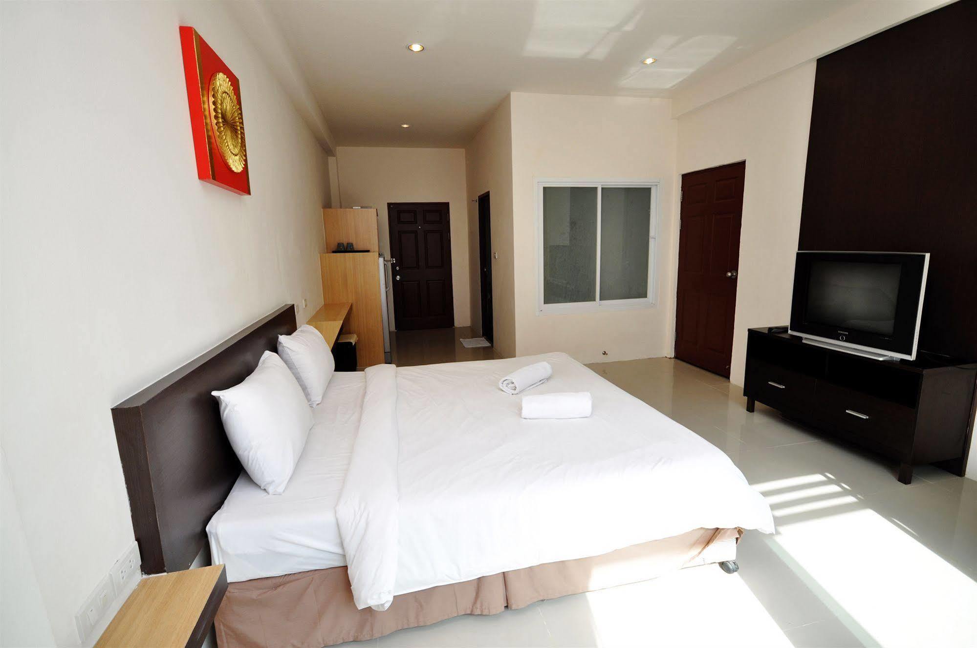 Oyo 792 Omsaga Phuket Hotel Exterior foto