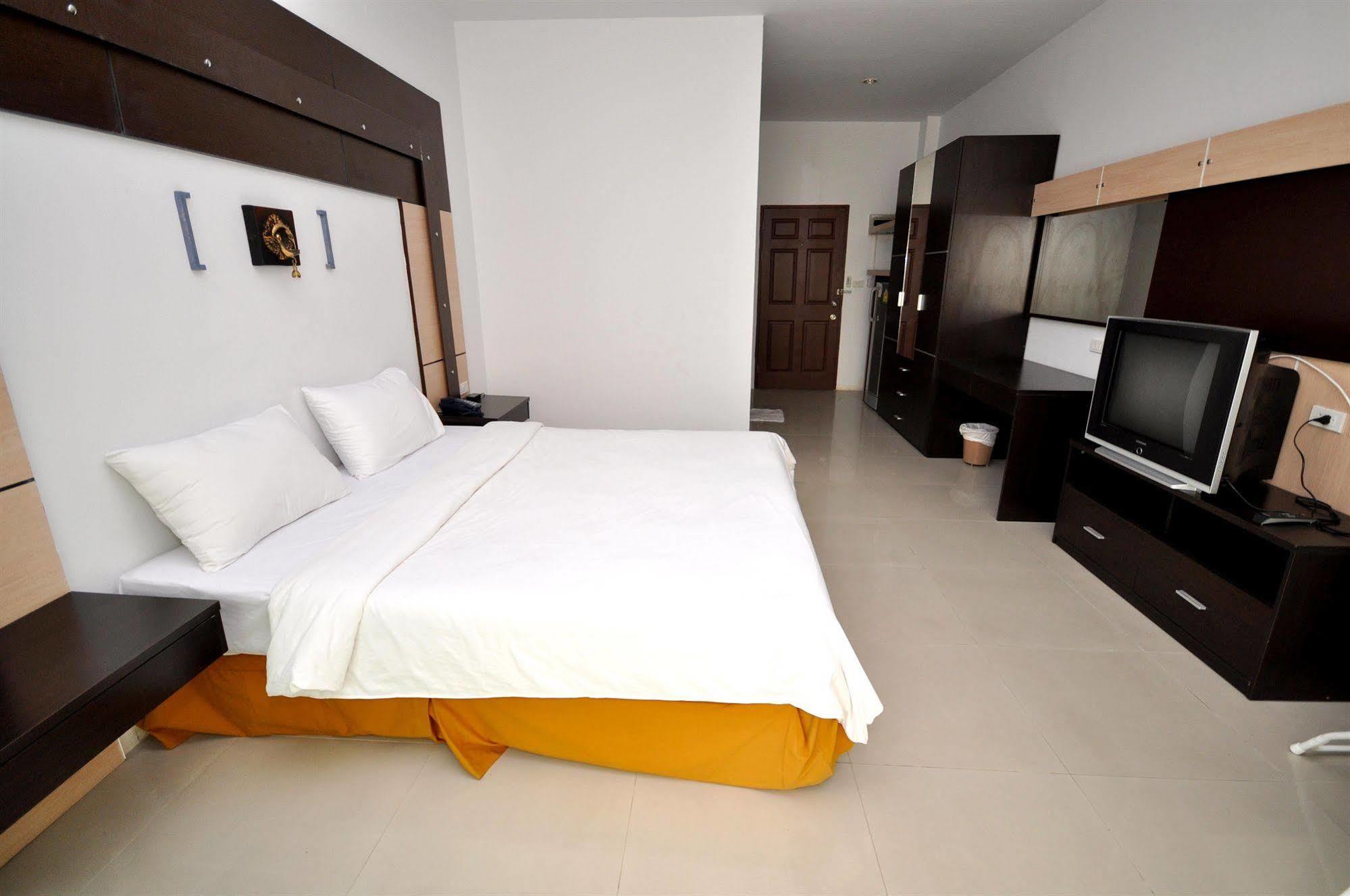 Oyo 792 Omsaga Phuket Hotel Exterior foto
